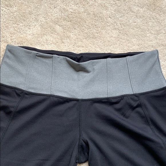 Yoga capris - Picture 6 of 6